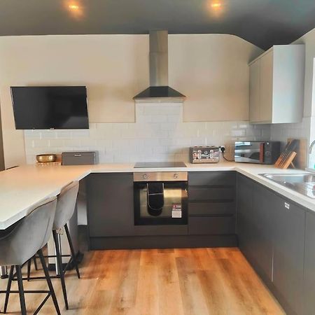 Sloane Modern 2 Bedroom Seafront Apartment Blackpool Exterior photo